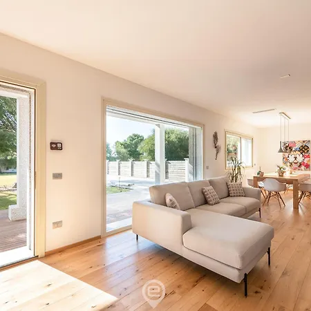 בית נופש Golden Dunes - Garden Retreat *