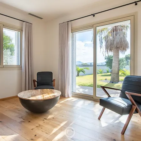 Golden Dunes - Garden Retreat *